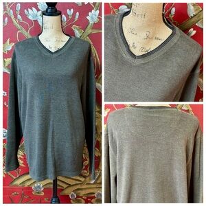 Men’s V-neck Sweater | #X7